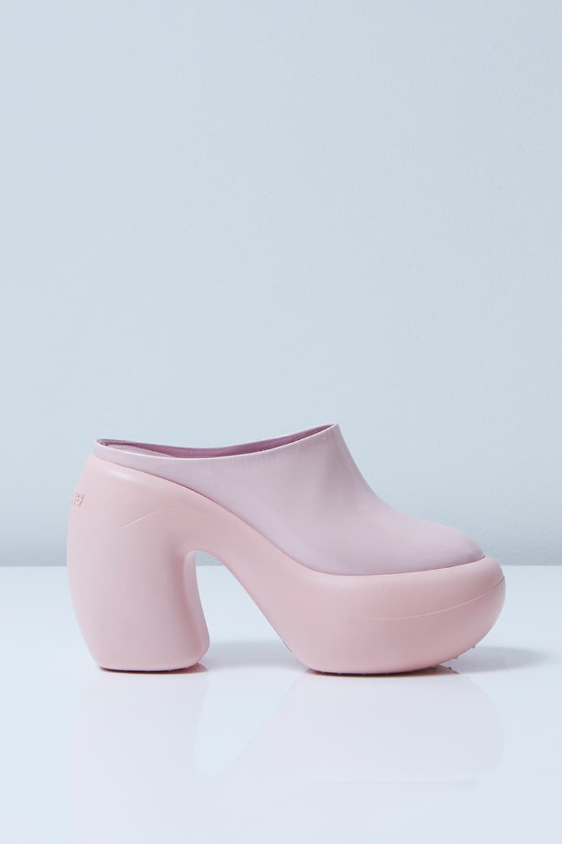 Honey Bubble sabot in pink patent profile