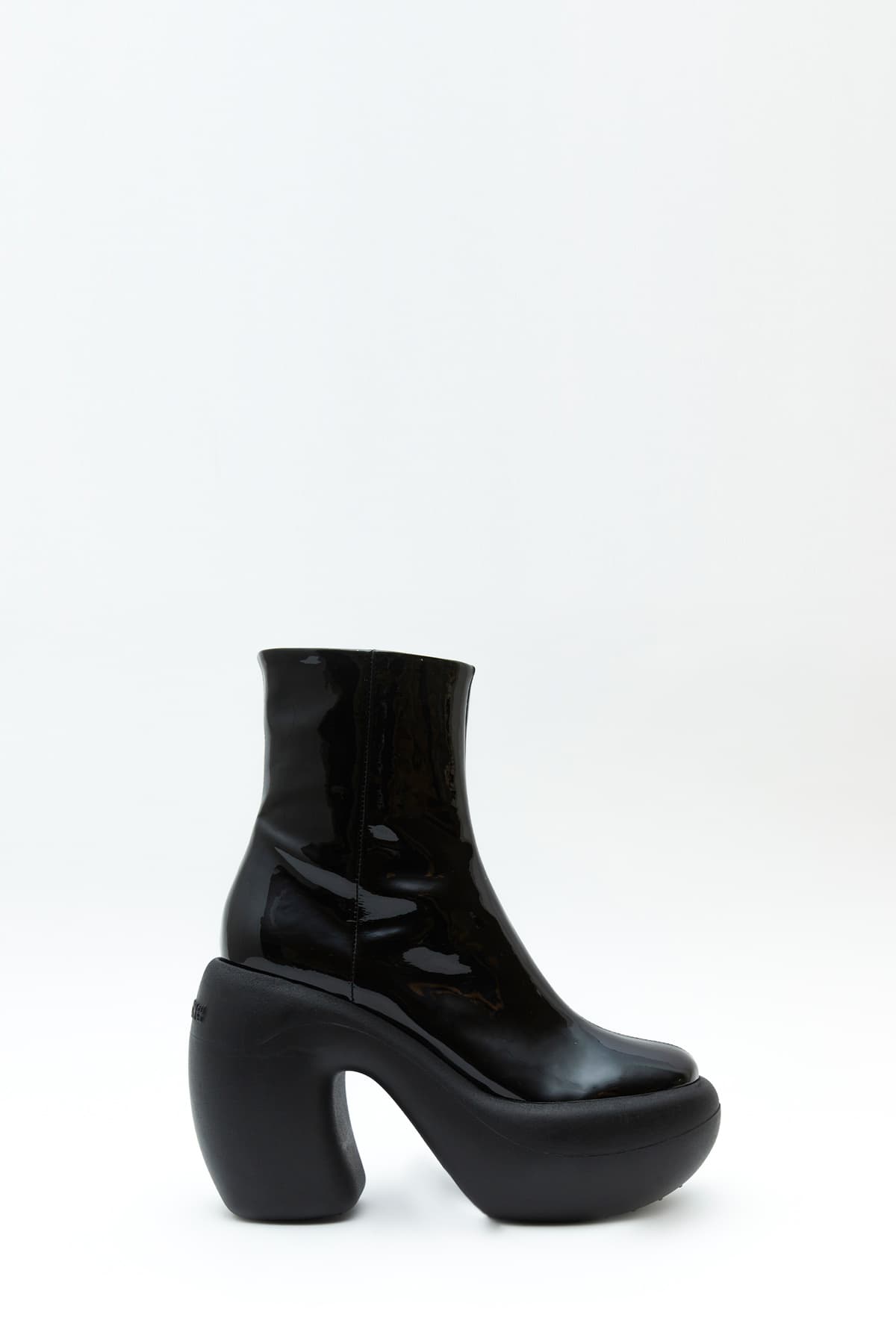 Sideview of Honey Bubble ankle boot in black from the Haus of Honey fall-winter 2023-24
