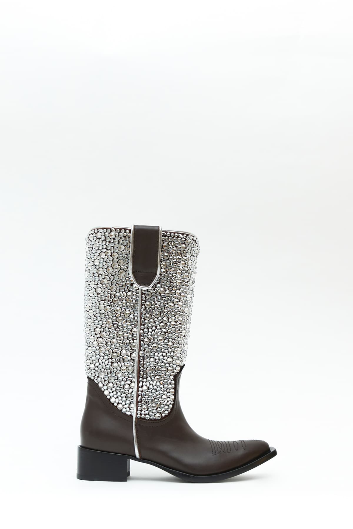 Sideview of Taxhoney boot in nutella with crystal from the Haus of Honey fall-winter 2023-24